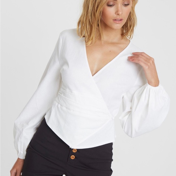 White wrap top by The Fated size 4 - Picture 2 of 7